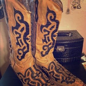 Women’s cowboy boots